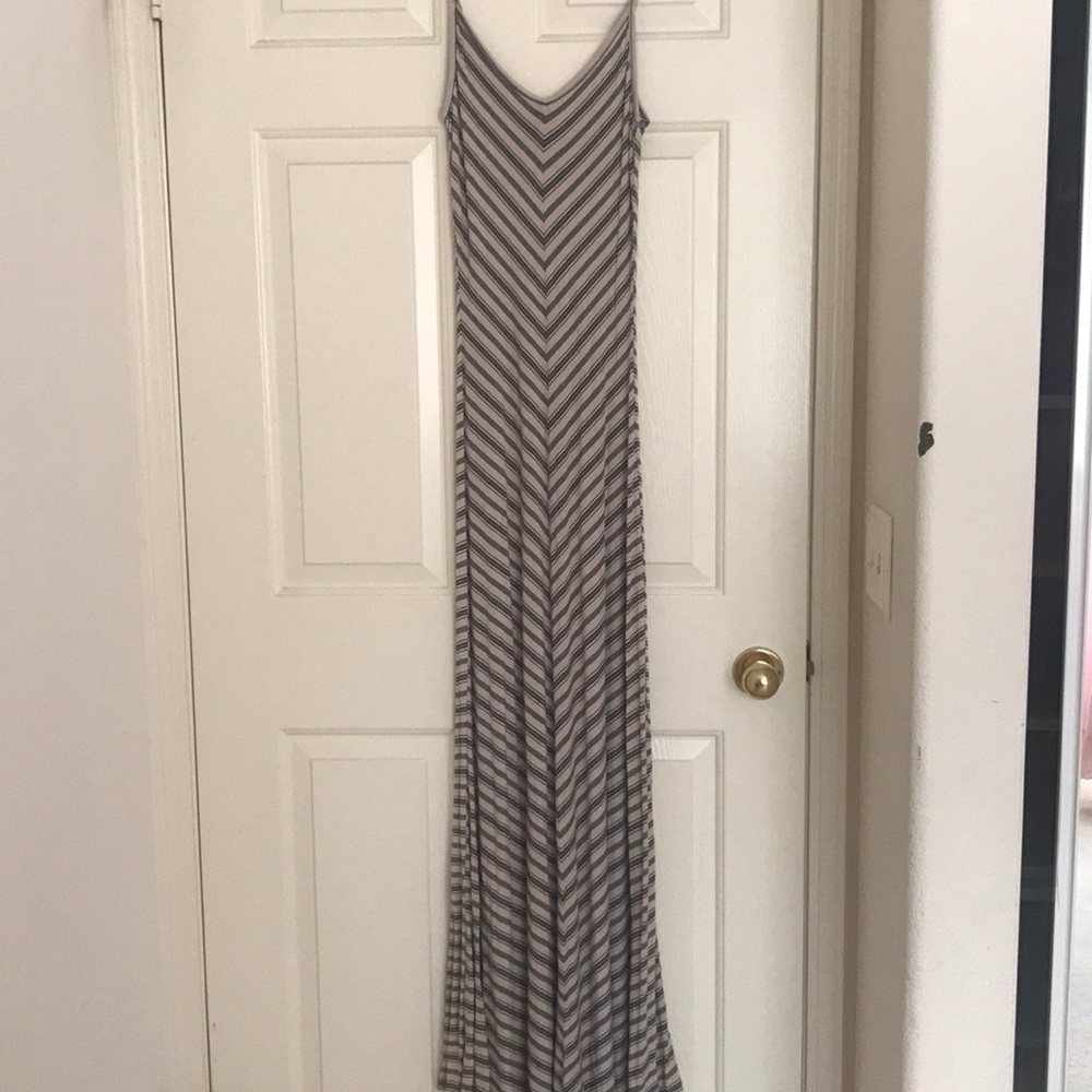 Bella Luxx - Striped Maxi Dress